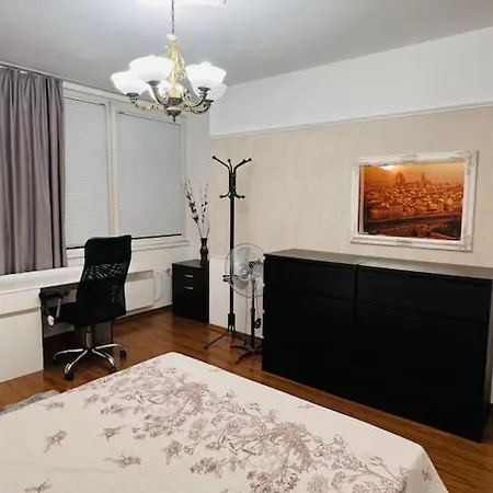 Appartement 1bd Near Lions' Bridge + Desk Sofia
